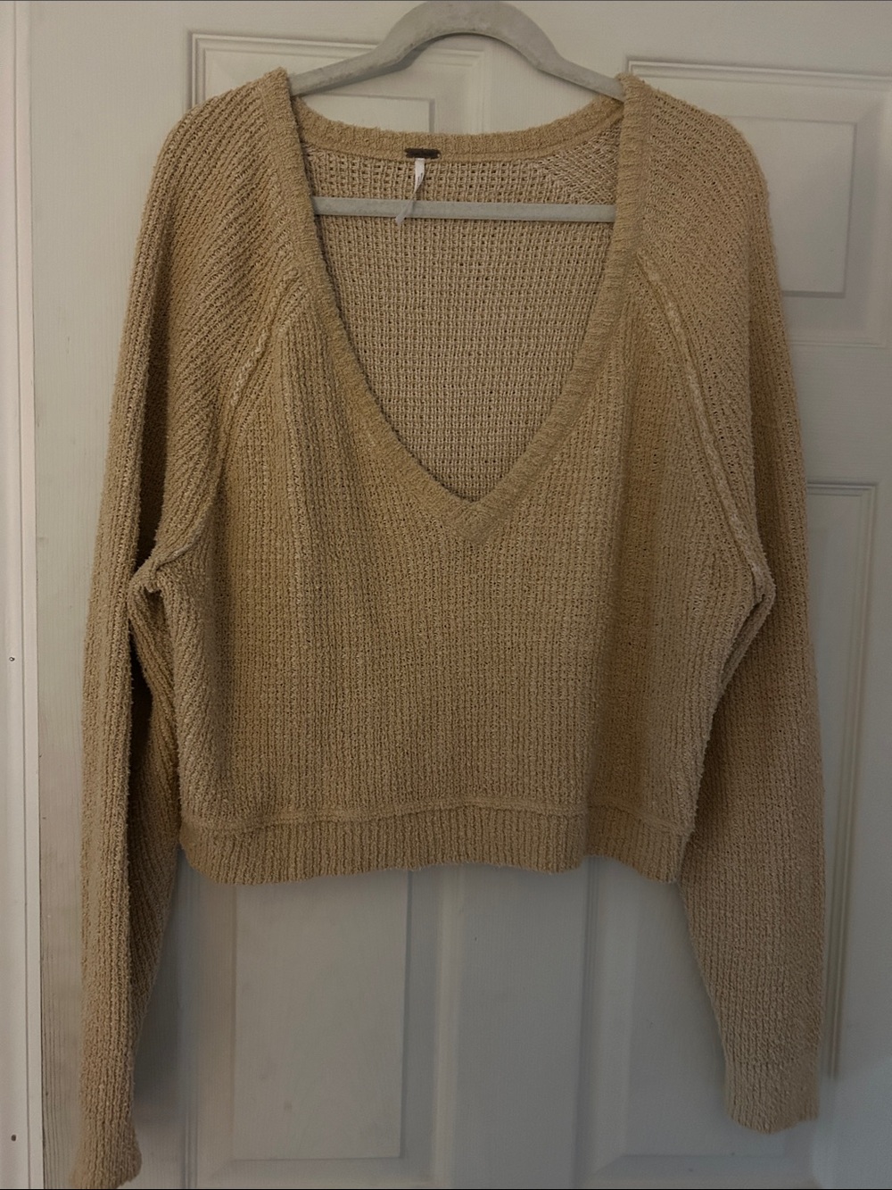 Free People Beige V-Neck Women’s Chunky Sweater - Neutral Knit Pullover EUC